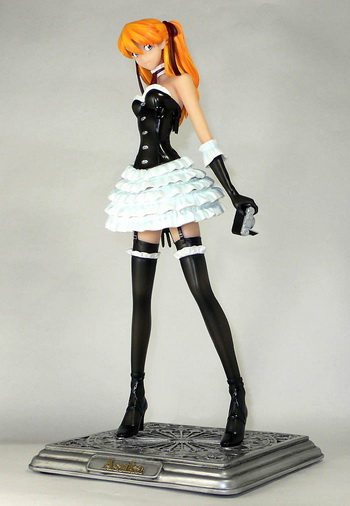 asuka gothic figure