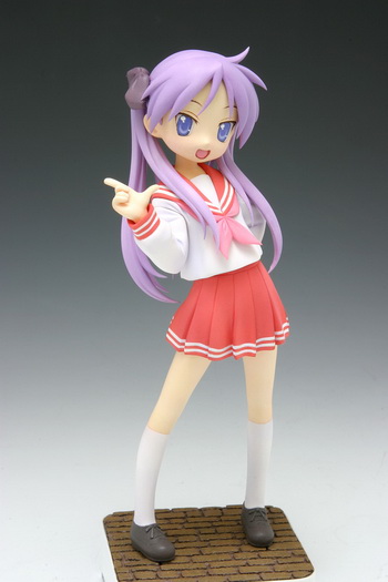 kagami hiiragi figure