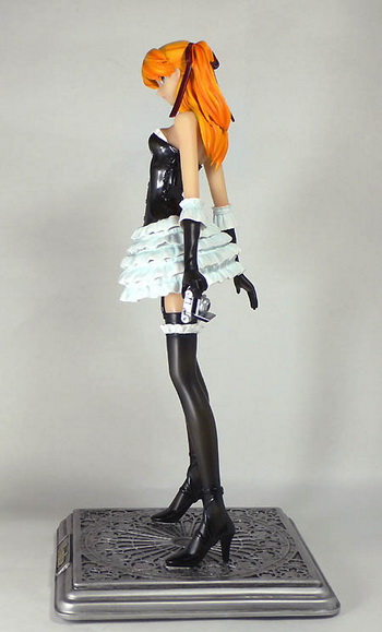 asuka gothic figure