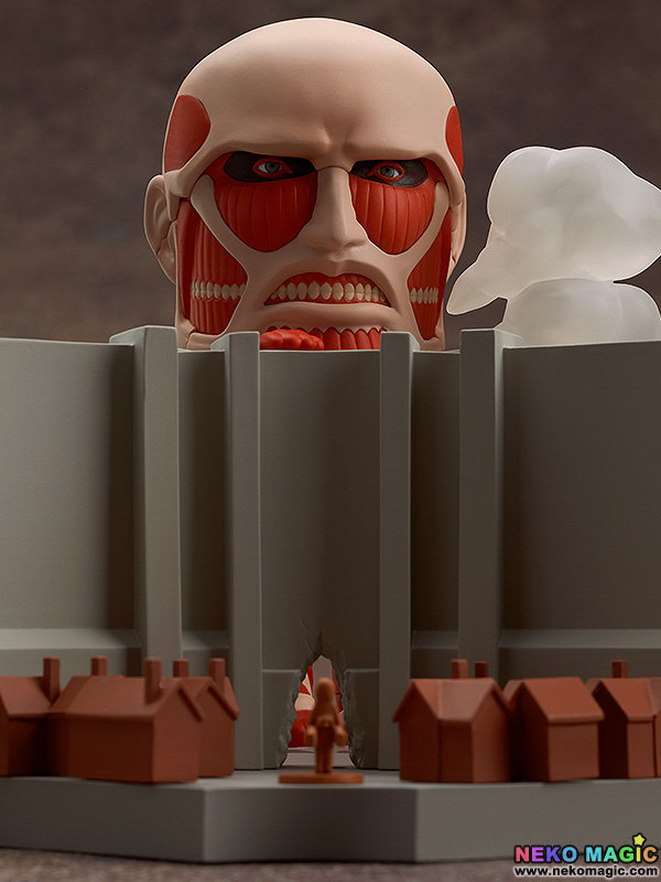 colossal titan statue by good smile company