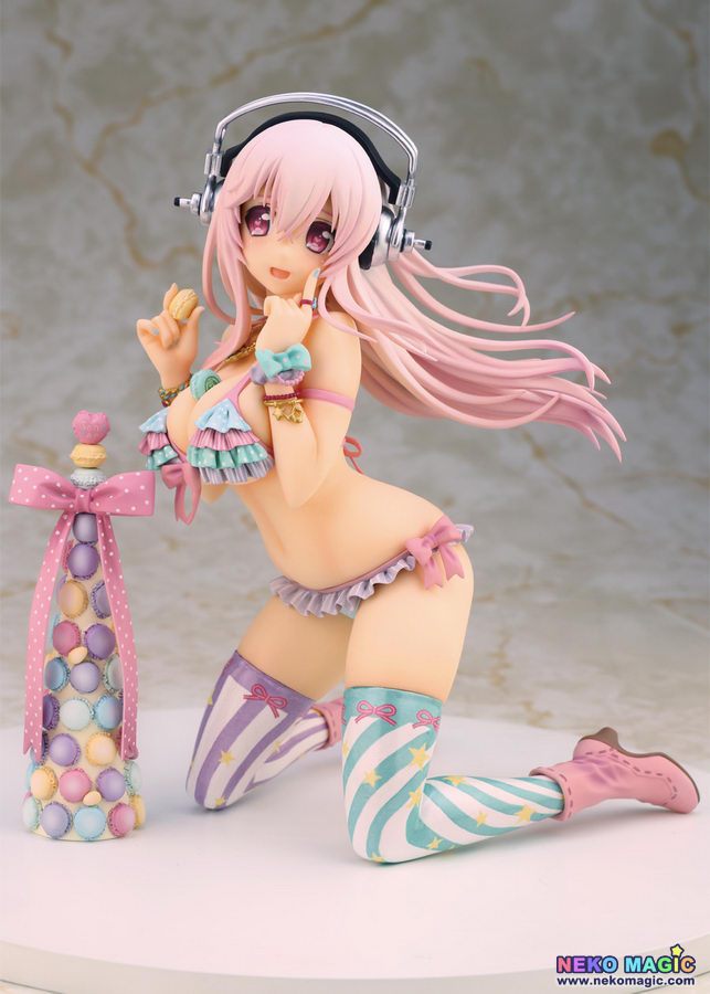 super sonico large figure