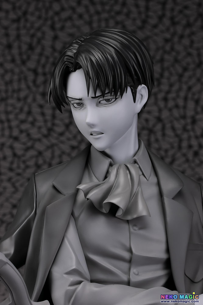 attack on titan levi statue