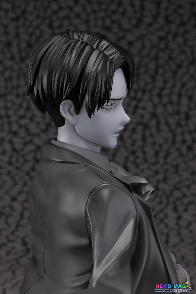 levi statue aot