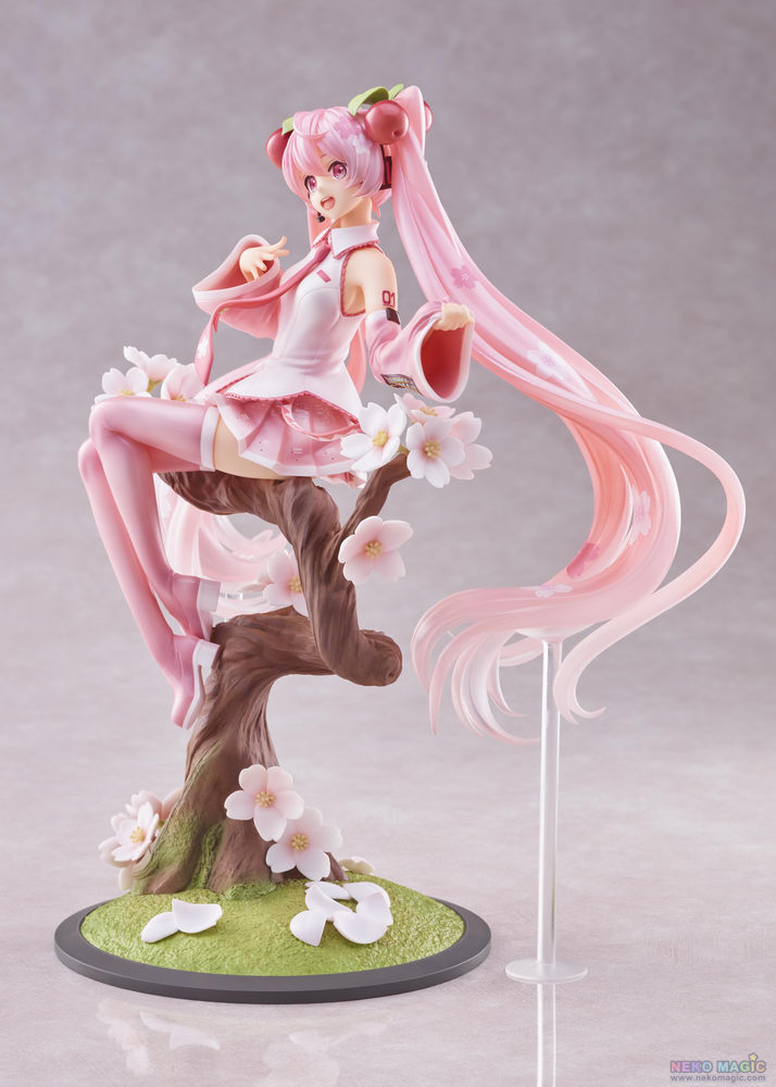 orange blossom miku figure